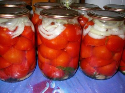помидоры резанные на зиму с луком